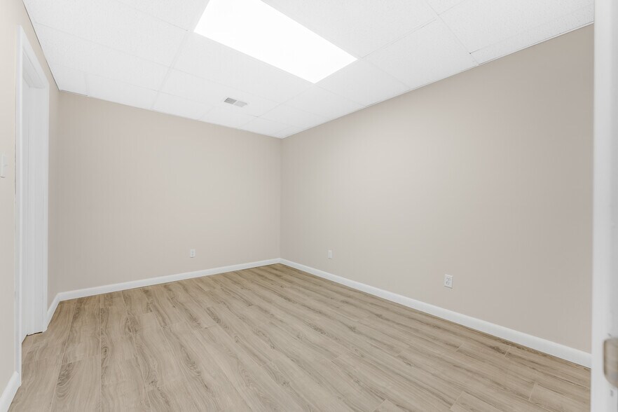 More Photos Of 1189 Pineview Dr, Morgantown Medical For Lease