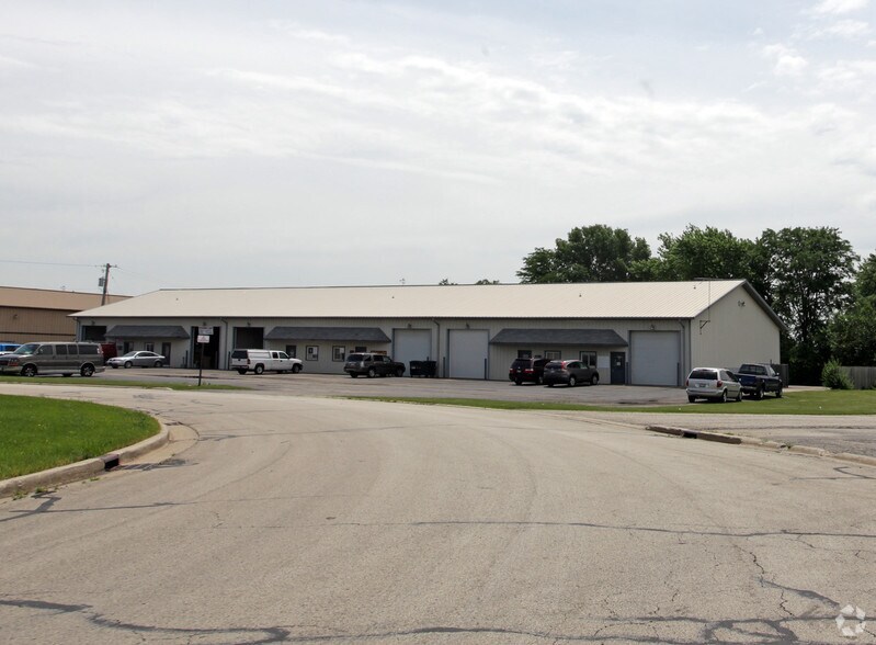 Primary Photo Of 23915 S Aero Ct, Plainfield Warehouse For Lease