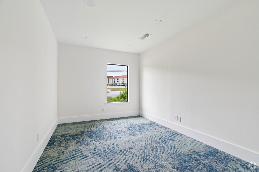 More Photos Of 1755 E Park Place Blvd, Stone Mountain Office For Sale