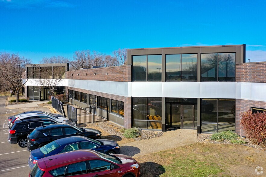 Primary Photo Of 6701 Parkway Cir, Brooklyn Center Showroom For Lease