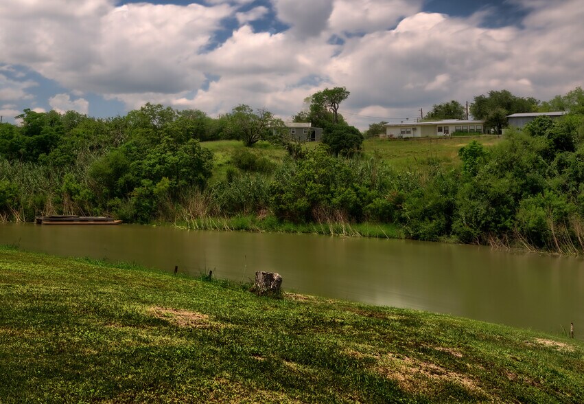 More Photos Of 101 Campbell Rd 3, Sandia Trailer Camper Park For Sale