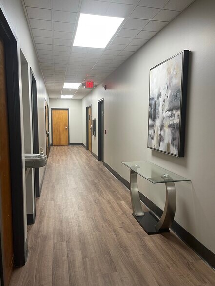 More Photos Of 745 Craig Rd, Creve Coeur Office For Lease