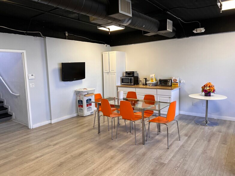 More Photos Of 6960-6972 NW 50th St, Miami Warehouse For Lease