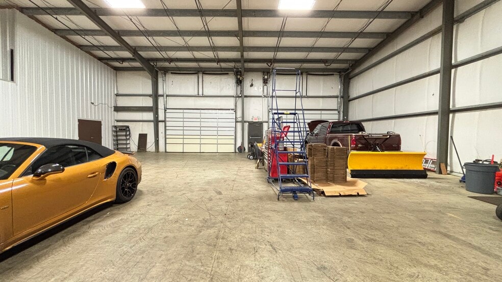 More Photos Of 475 Business Park Ln, Allentown Warehouse For Sale