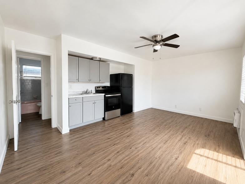 More Photos Of 1741-1743 Moffett St, Hollywood Apartments For Sale