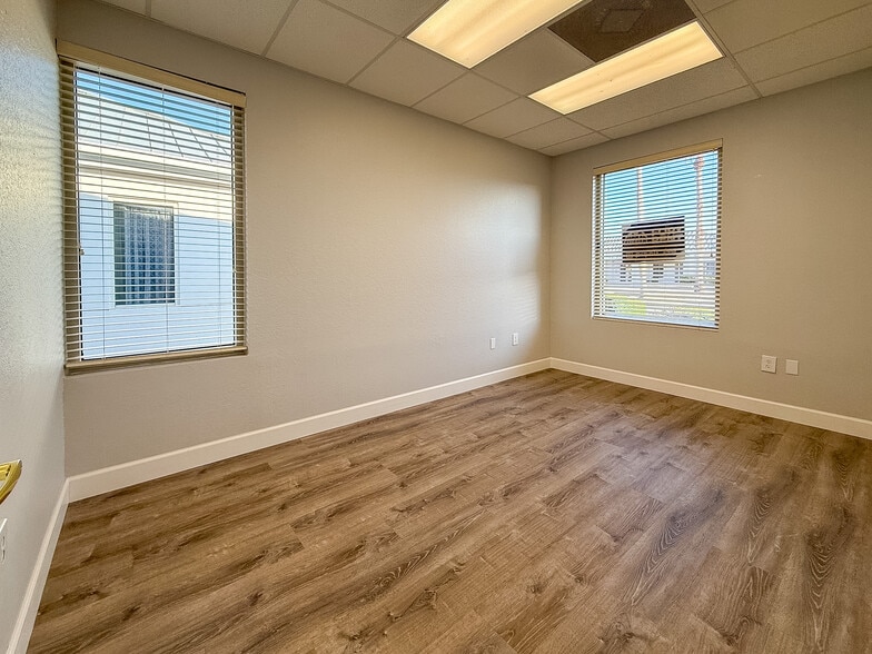 More Photos Of 2562 Commerce Pky, North Port Office For Lease