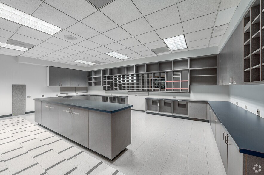 More Photos Of 6300 Wilson Mills Rd, Mayfield Village Office For Sale