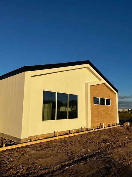 More Photos Of 801 Sparrow Rd, Weslaco Apartments For Sale