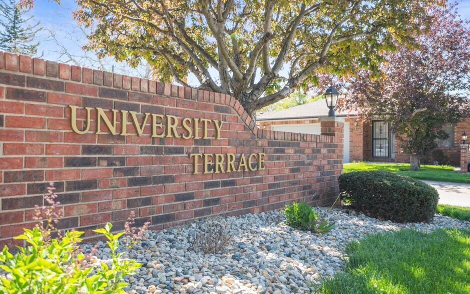 More Photos Of 714 College Dr, Anderson Apartments For Sale