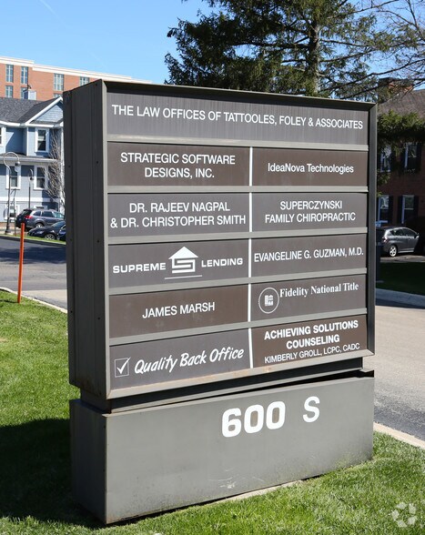 More Photos Of 600 S Washington St, Naperville Medical For Lease