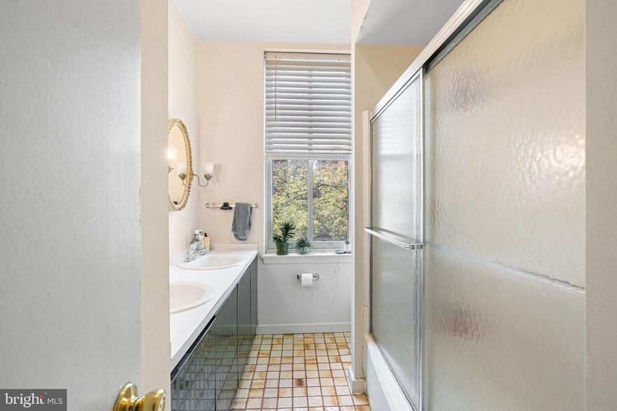 More Photos Of 1531 Green St, Philadelphia Apartments For Sale