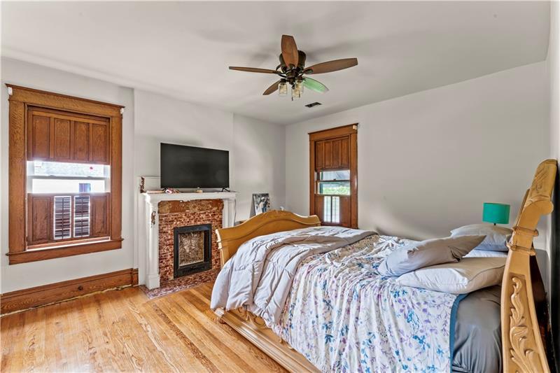 More Photos Of 600 E Maiden St, Washington Office Residential For Sale