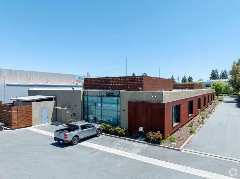 More Photos Of 4025 Bohannon Dr, Menlo Park Research And Development For Lease