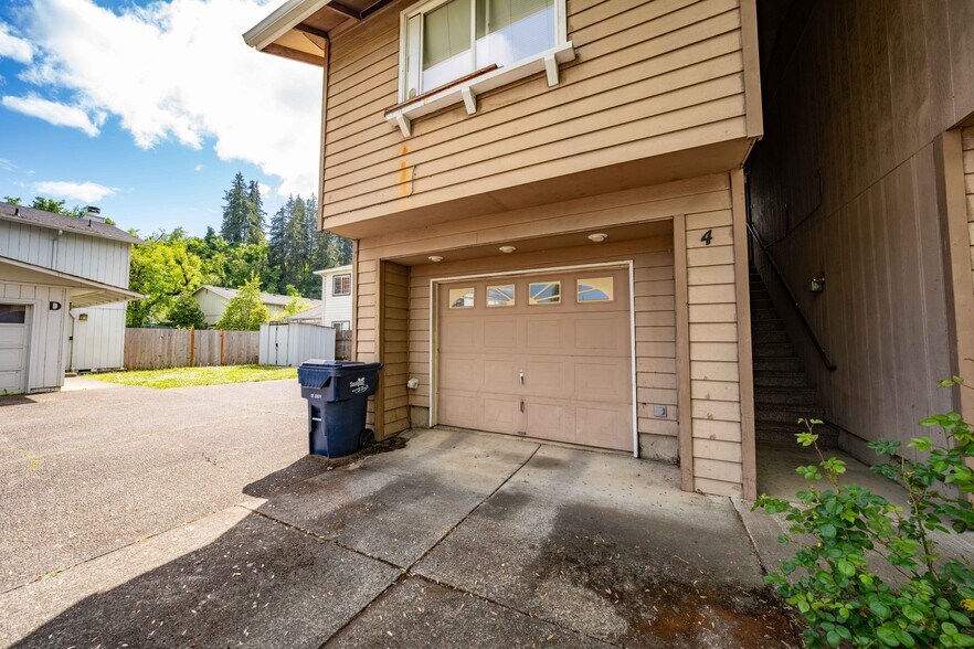 More Photos Of 124 S 63rd St, Springfield Apartments For Sale