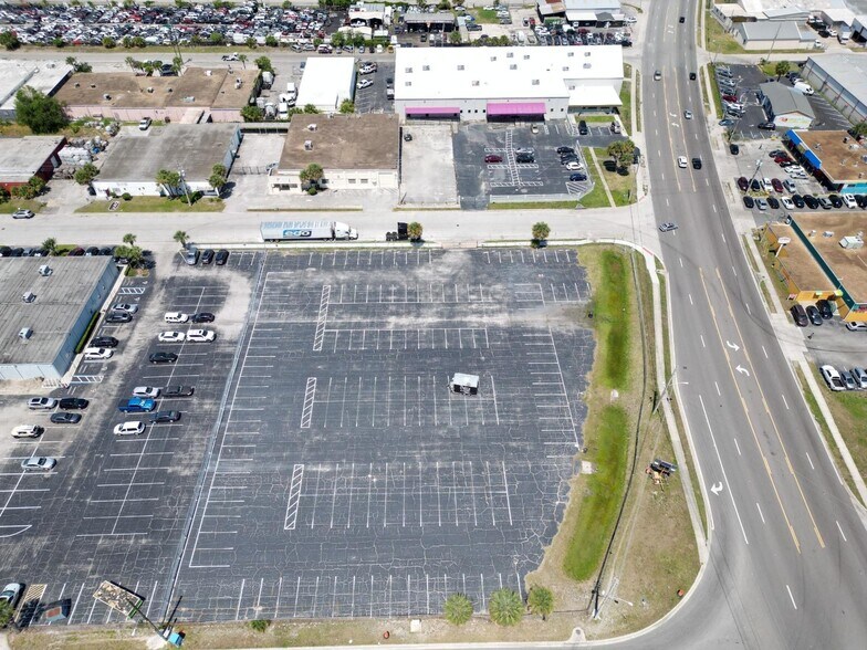 More Photos Of 2140 W Washington St, Orlando Distribution For Lease