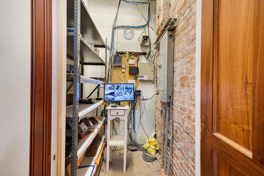 More Photos Of 3201 N 9th St, St, Saint Louis Warehouse For Sale