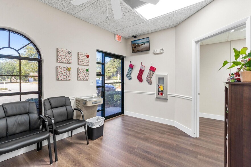 More Photos Of 920 ROLLING ACRES Rd, Lady Lake Medical For Sale