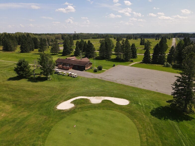 More Photos Of 487 W Gate Rd, Limestone Golf Course Driving Range For Sale