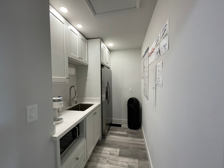 More Photos Of 2001 Jefferson St, Napa Office For Lease