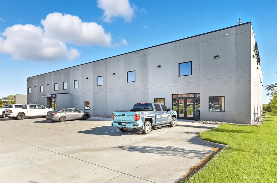More Photos Of 14217 S 220th St, Gretna Distribution For Lease