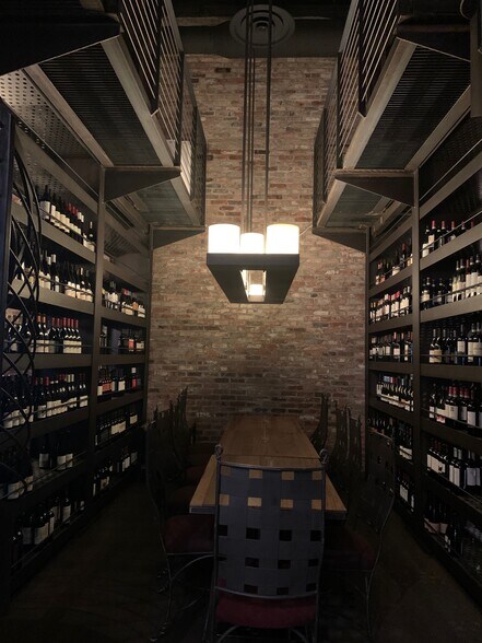 More Photos Of 10608-10700 NE 4th St, Bellevue Apartments For Lease