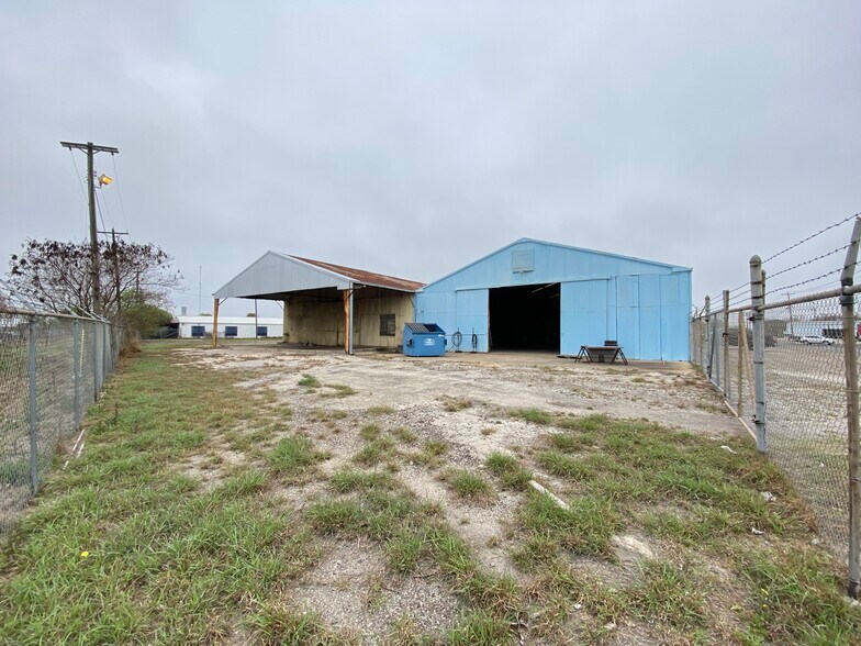 More Photos Of 4501 Baldwin Blvd, Corpus Christi Warehouse For Lease