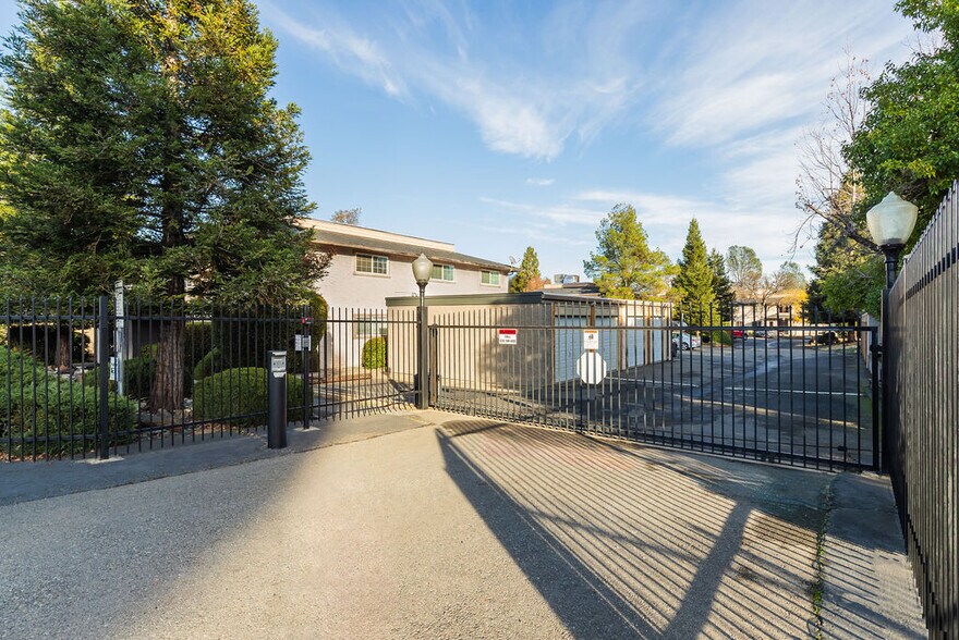 More Photos Of 2351 Victor Ave, Redding Apartments For Sale