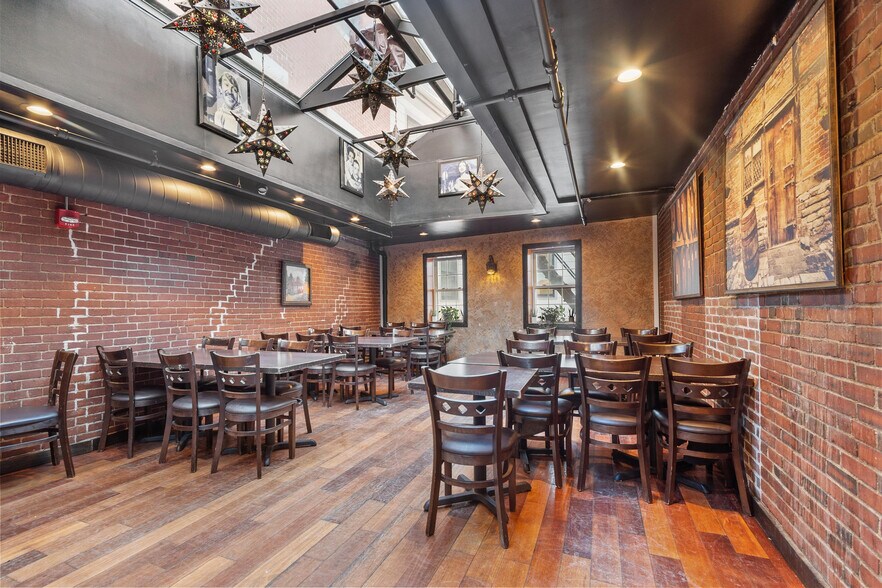 More Photos Of 172 Hanover St, Portsmouth Restaurant For Sale