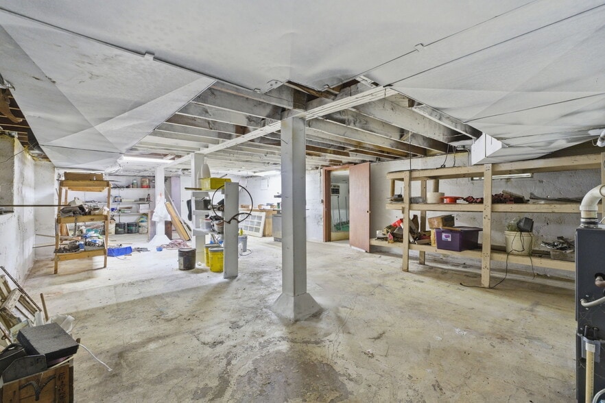 More Photos Of 2122 S Glenstone Ave, Springfield Freestanding For Sale