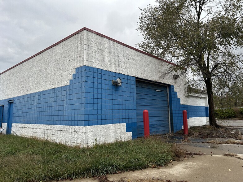 More Photos Of 901 Elliott Dr, Middletown Carwash For Sale