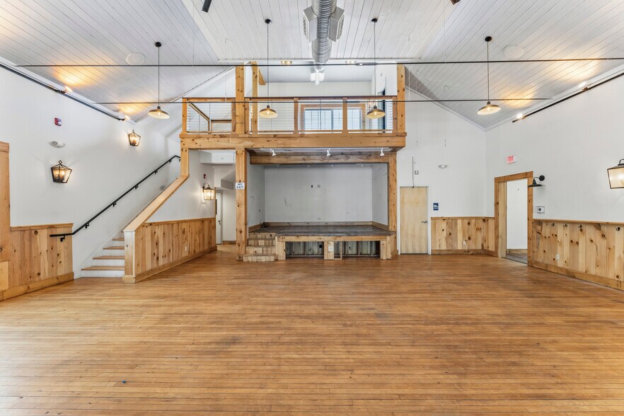 More Photos Of 13 Fort Hill Rd, Groton Storefront Retail Residential For Sale