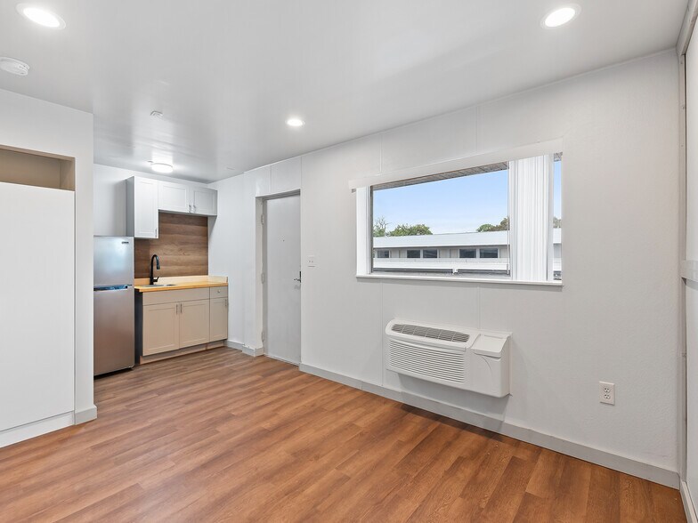 More Photos Of 1299 E Oakland Park Blvd, Oakland Park Office For Sale