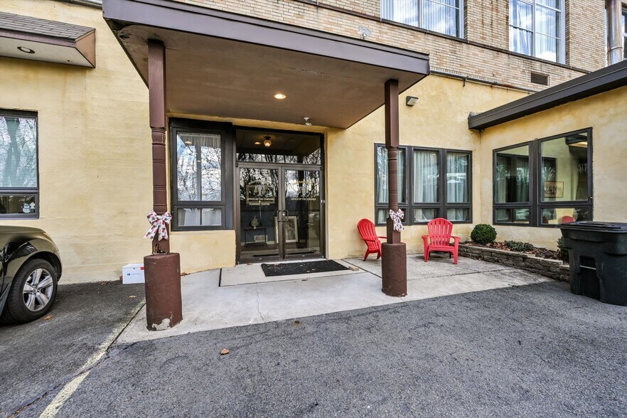 More Photos Of 15 Alliance St, New Philadelphia Rehabilitation Center For Sale