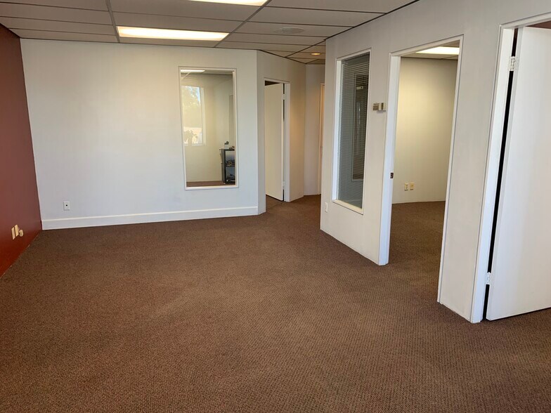 More Photos Of 4550 Kearny Villa Rd, San Diego Office For Sale