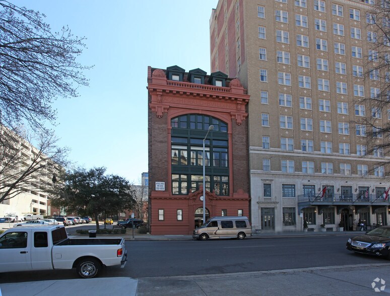 More Photos Of 2107 5th Ave N, Birmingham Office Residential For Sale