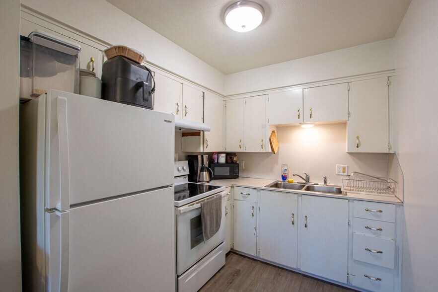 More Photos Of 5125 Marshall Dr, Omaha Apartments For Sale