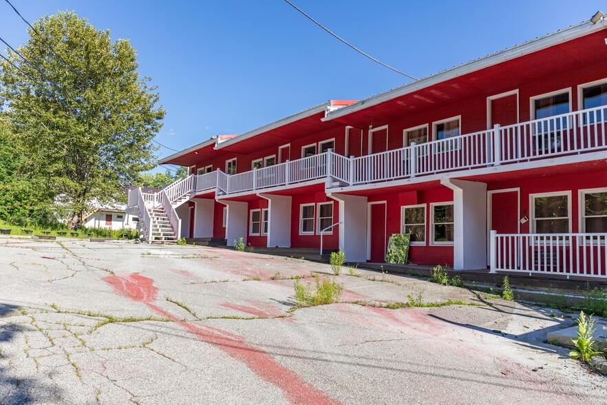 More Photos Of 196 US Route 1, Bucksport Hotel For Sale