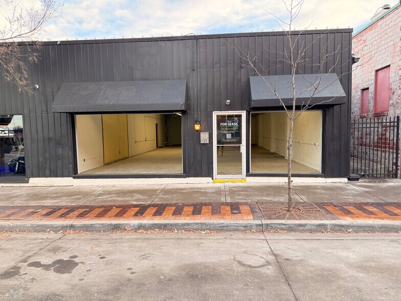 More Photos Of 127 SE 3rd St, Lees Summit Freestanding For Lease