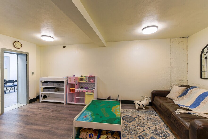 More Photos Of 424 S Main St, Troy Bank For Sale