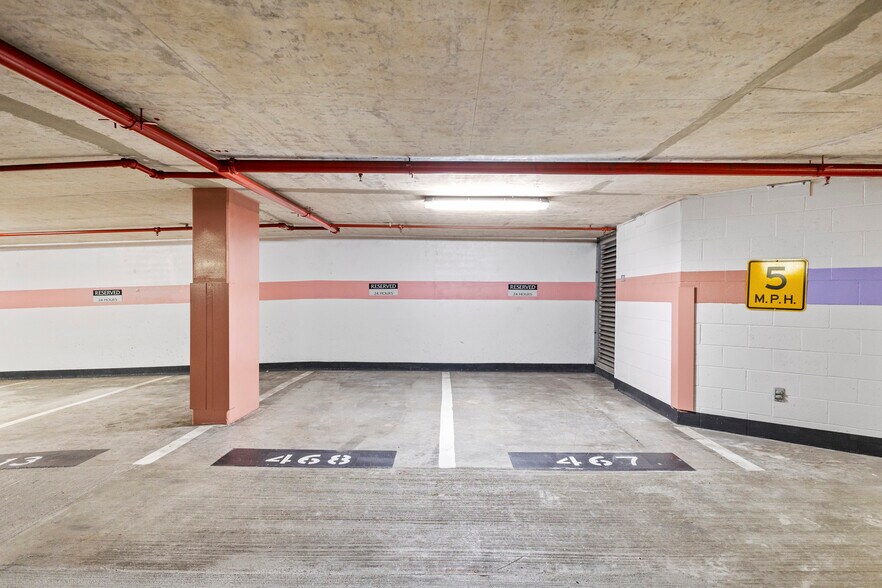 More Photos Of 1100 Alakea St, Honolulu Office For Sale