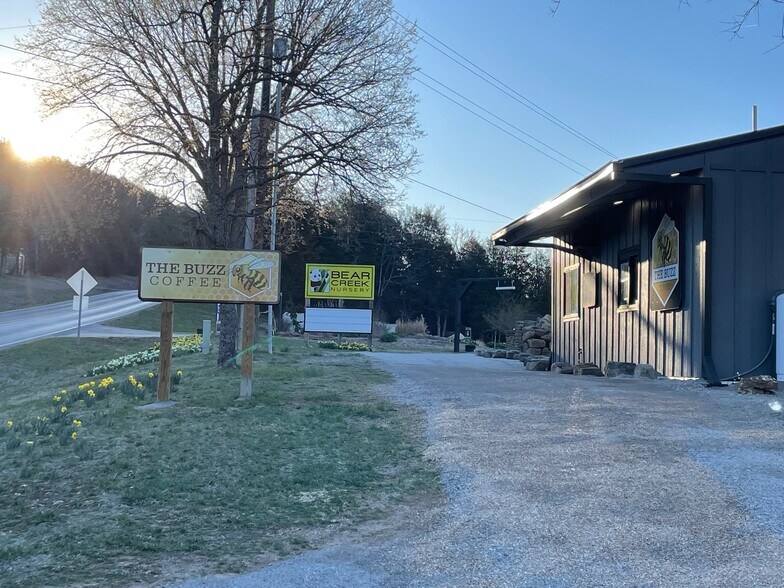 More Photos Of 2798 Highway 23 N, Eureka Springs Garden Center For Sale