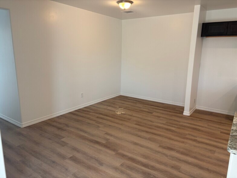 More Photos Of 931 Berk Ave, Kingman Apartments For Sale