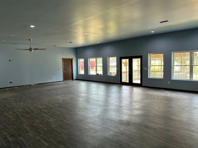 More Photos Of 2884 Pine Log Rd, Warrenville Office Residential For Lease