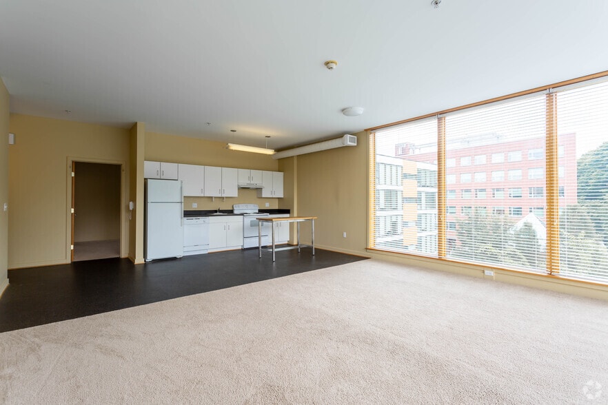 More Photos Of 131 E Green St, Ithaca Apartments For Lease