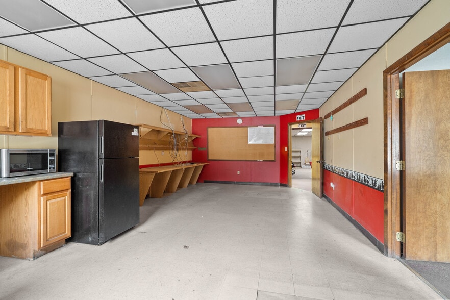 More Photos Of 139 McKinney Rd, Titusville Warehouse For Sale