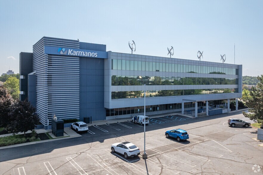 More Photos Of 26700 Lahser Rd, Southfield Office For Lease