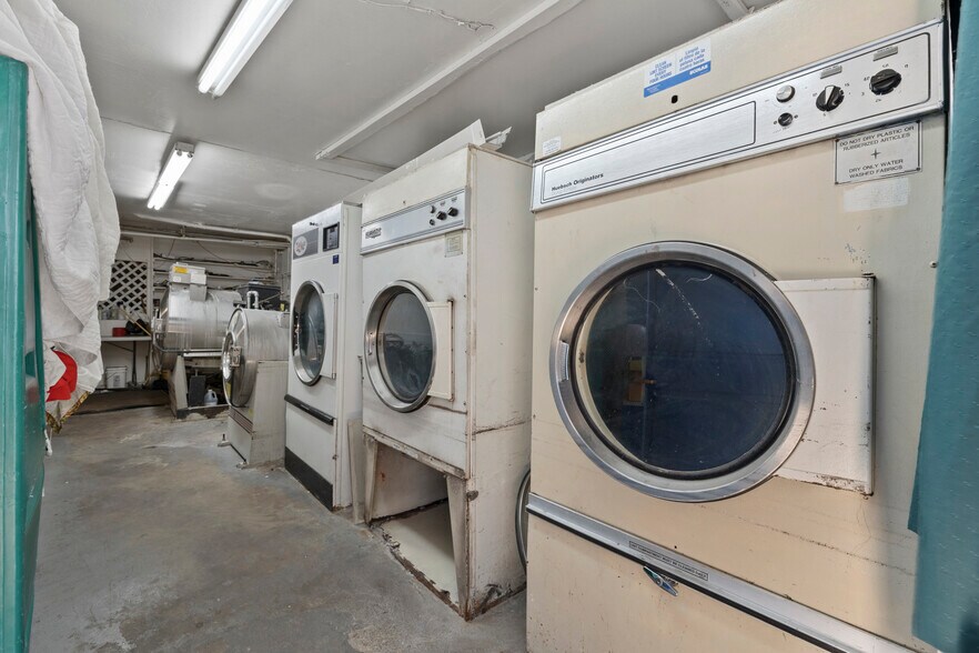 More Photos Of 4021 N 27th Ave, Phoenix Hotel For Sale