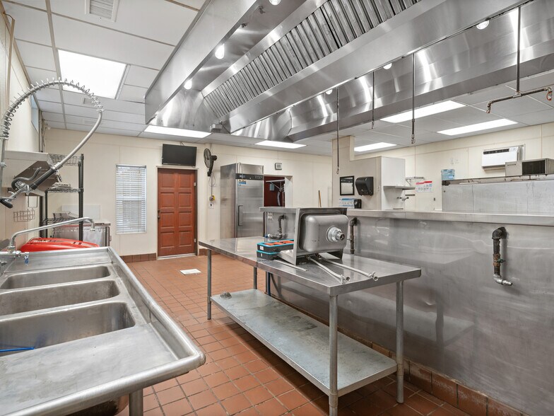 More Photos Of 235 S 7400 E, Huntsville Restaurant For Sale
