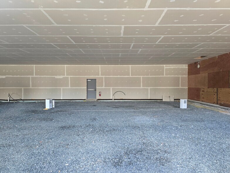 More Photos Of 51 Fallon Ave, Seaford Medical For Lease