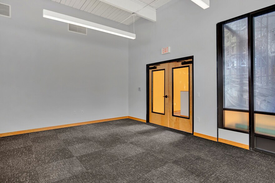 More Photos Of 454 SE 187th Ave, Portland Office For Sale